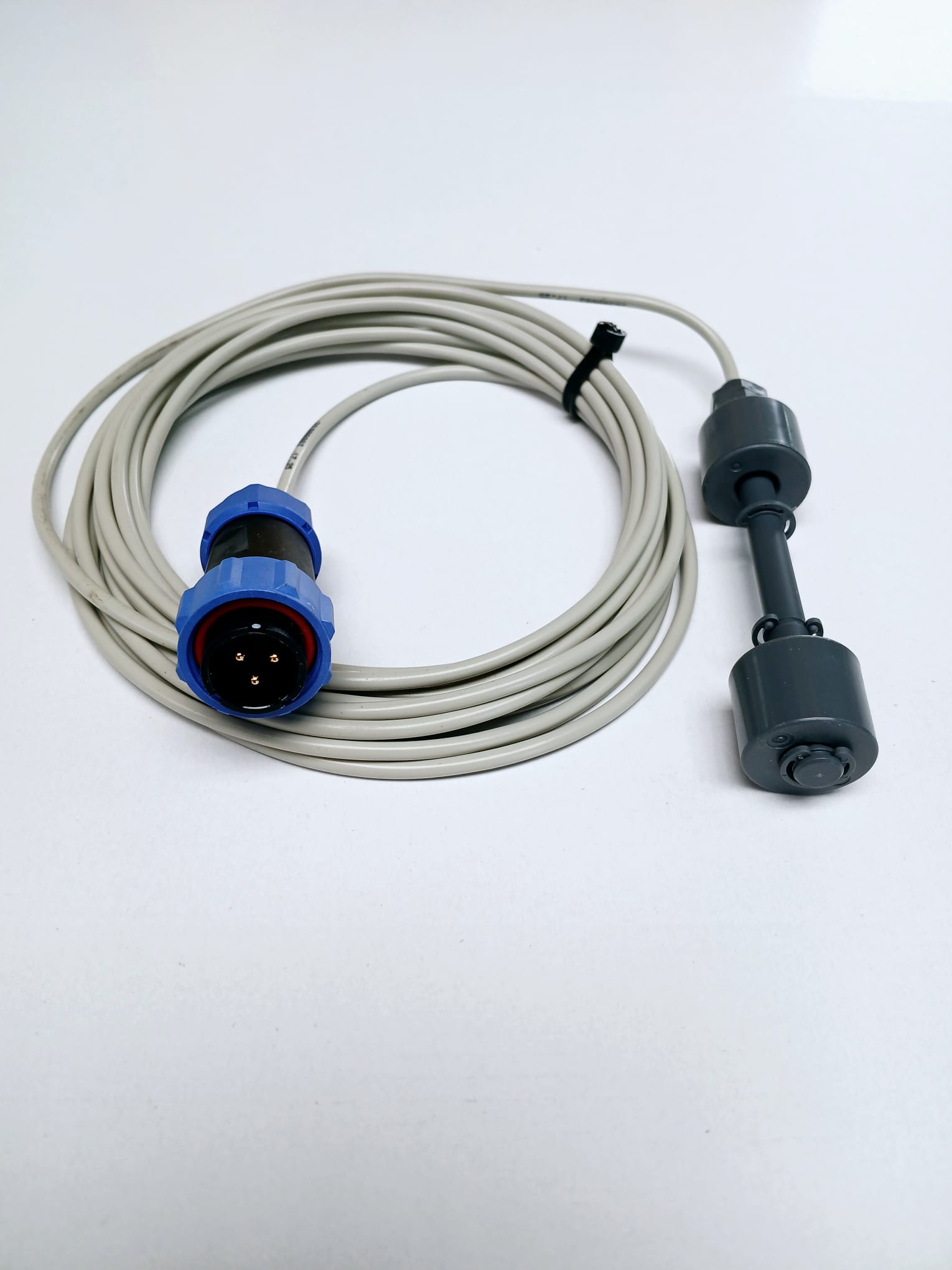 Schwimmerschalter doppelt mit Stecker | Inazuma